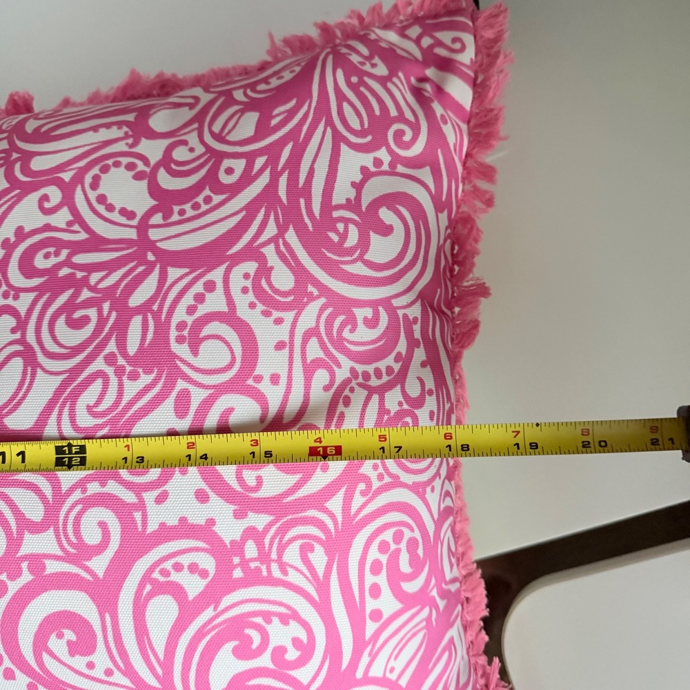 2 Lilly Pulitzer Indoor Outdoor Preppy Reversible Pillow 18x18 Floral Giraffe - Picture 6 of 6
